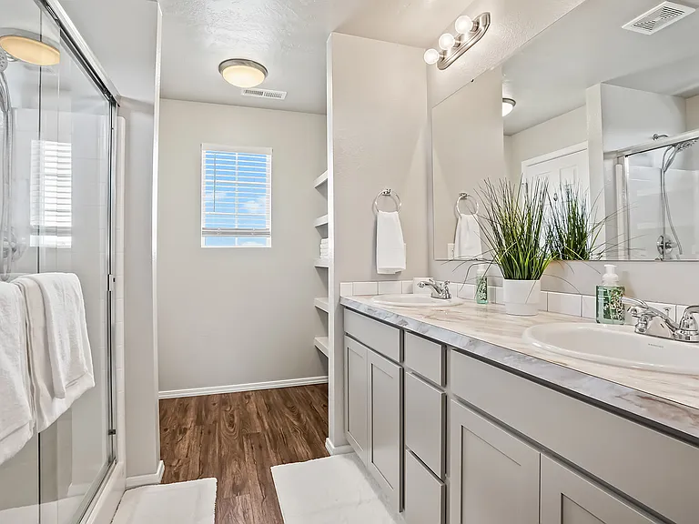 17589 Mountain Springs Ave — Photo 32