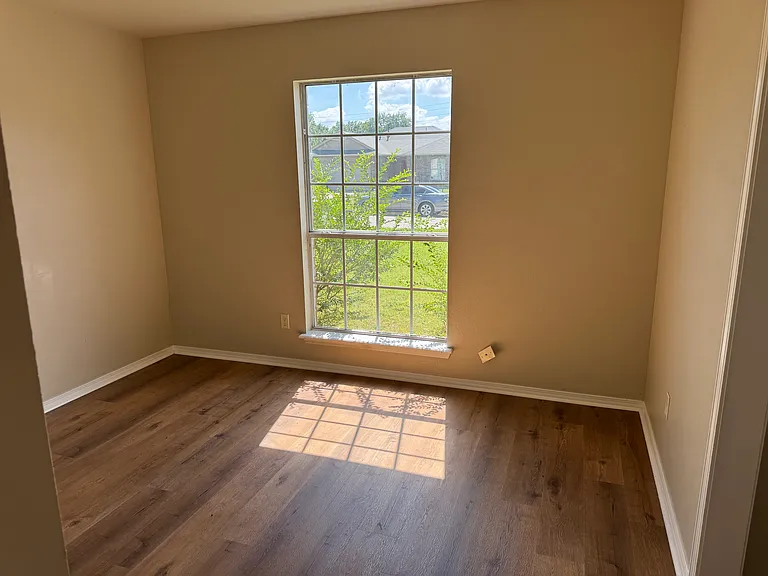 223 N Valley Dr — Photo 14