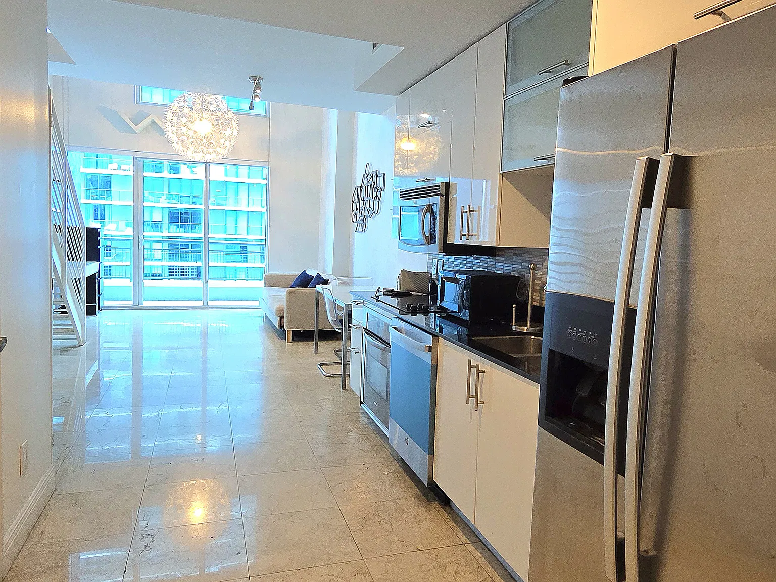 1 bed, 1.5 bath, 785 sqft, $3,000 — Photo 2