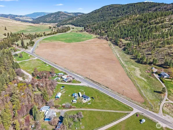 37 XX Cedonia-Addy Road, Hunters, WA 99137