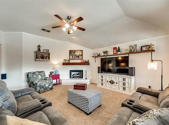 4th image of 853 High Cotton Ln