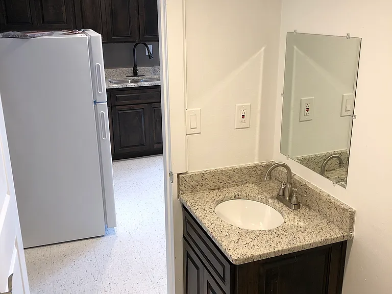 1111 Zauk Ave #2 — Photo 4
