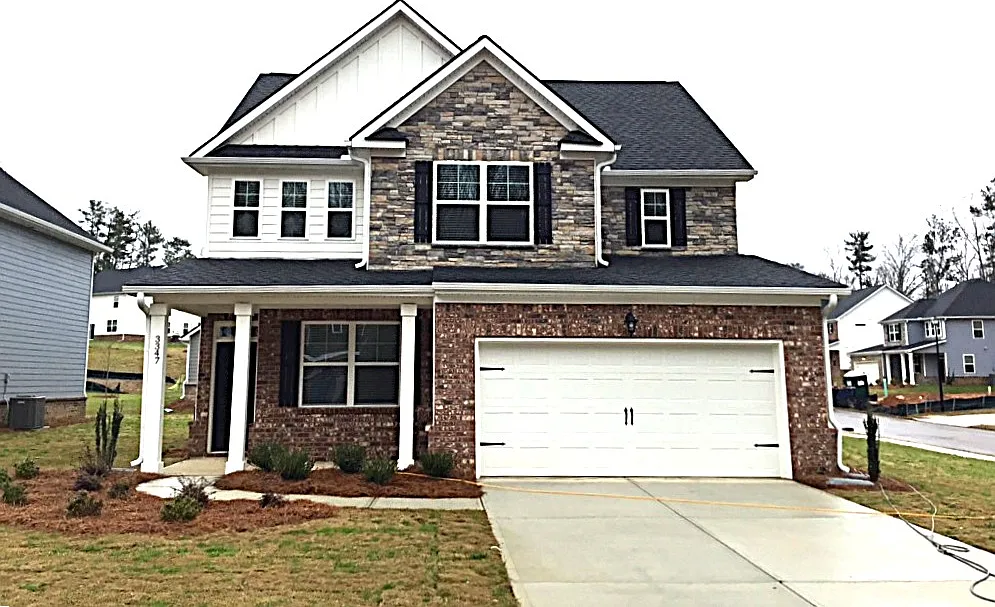 4 bed, 2.5 bath, 2400 sqft, $2,490 — Photo 1