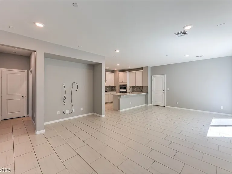 2508 Valdanos Pl — Photo 3