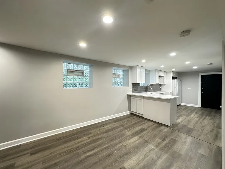 2617 W Rascher Ave #NDG — Photo 9