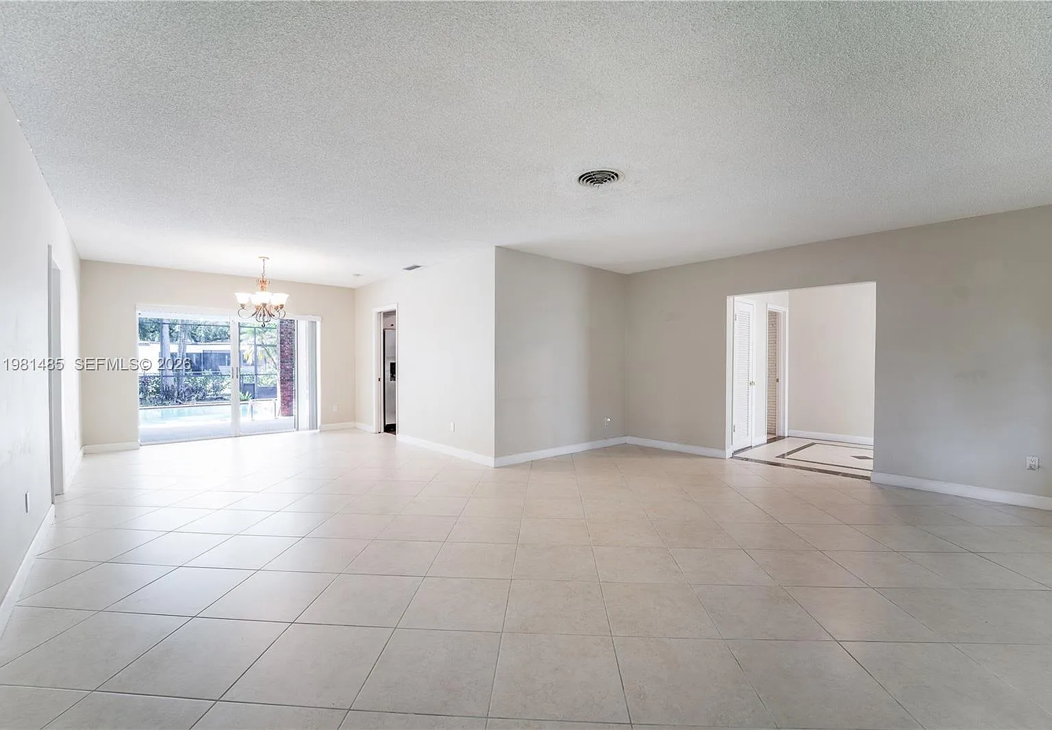 4 bed, 2427 sqft, $5,500 — Photo 1