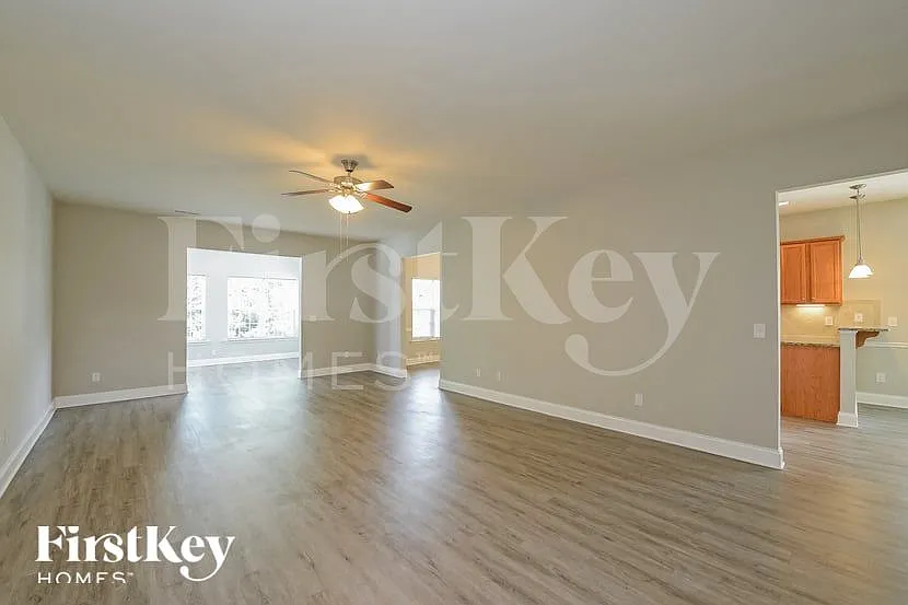 3 bed, 2.0 bath, 1954 sqft, $1,825 — Photo 3