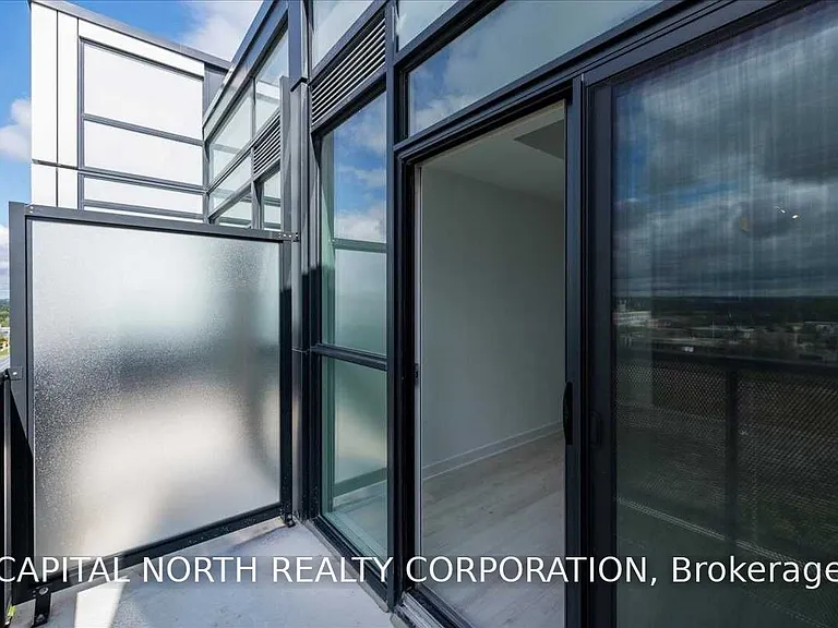 681 Yonge St #616 — Photo 8