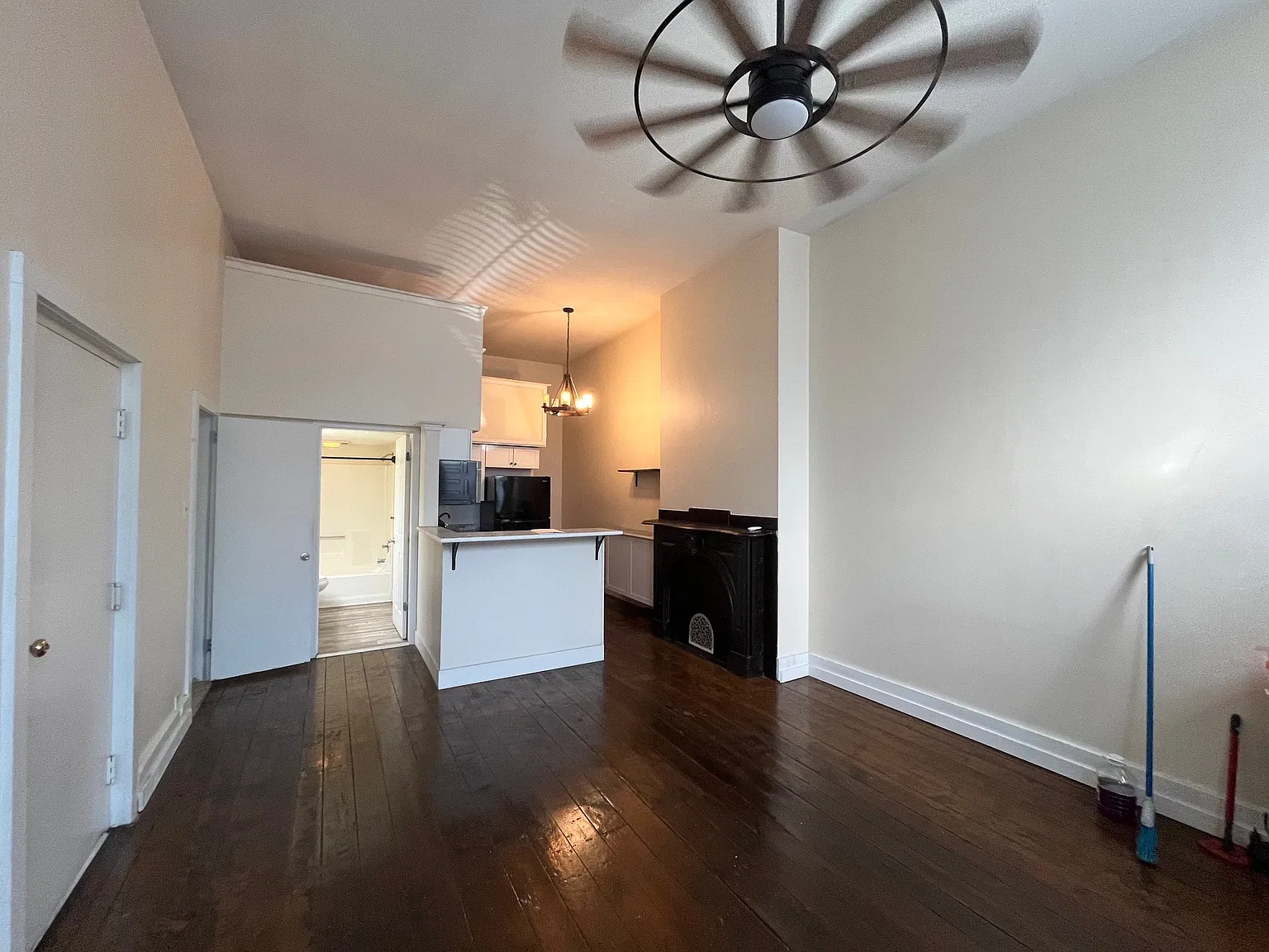 1 bed, 650 sqft, $1,100 — Photo 3
