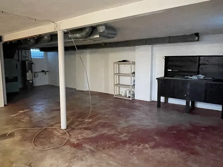 5622 Vogel Rd — Photo 46