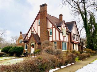 3722 Meadowbrook Blvd, University Heights, OH 44118