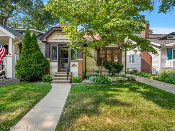 47 Wellesley Dr, Pleasant Ridge, MI 48069
