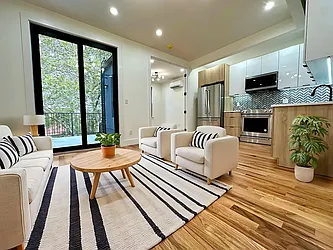 429 Columbia Street, #3