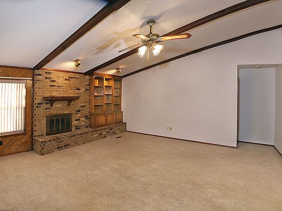 3rd image of 324 E Platt Dr
