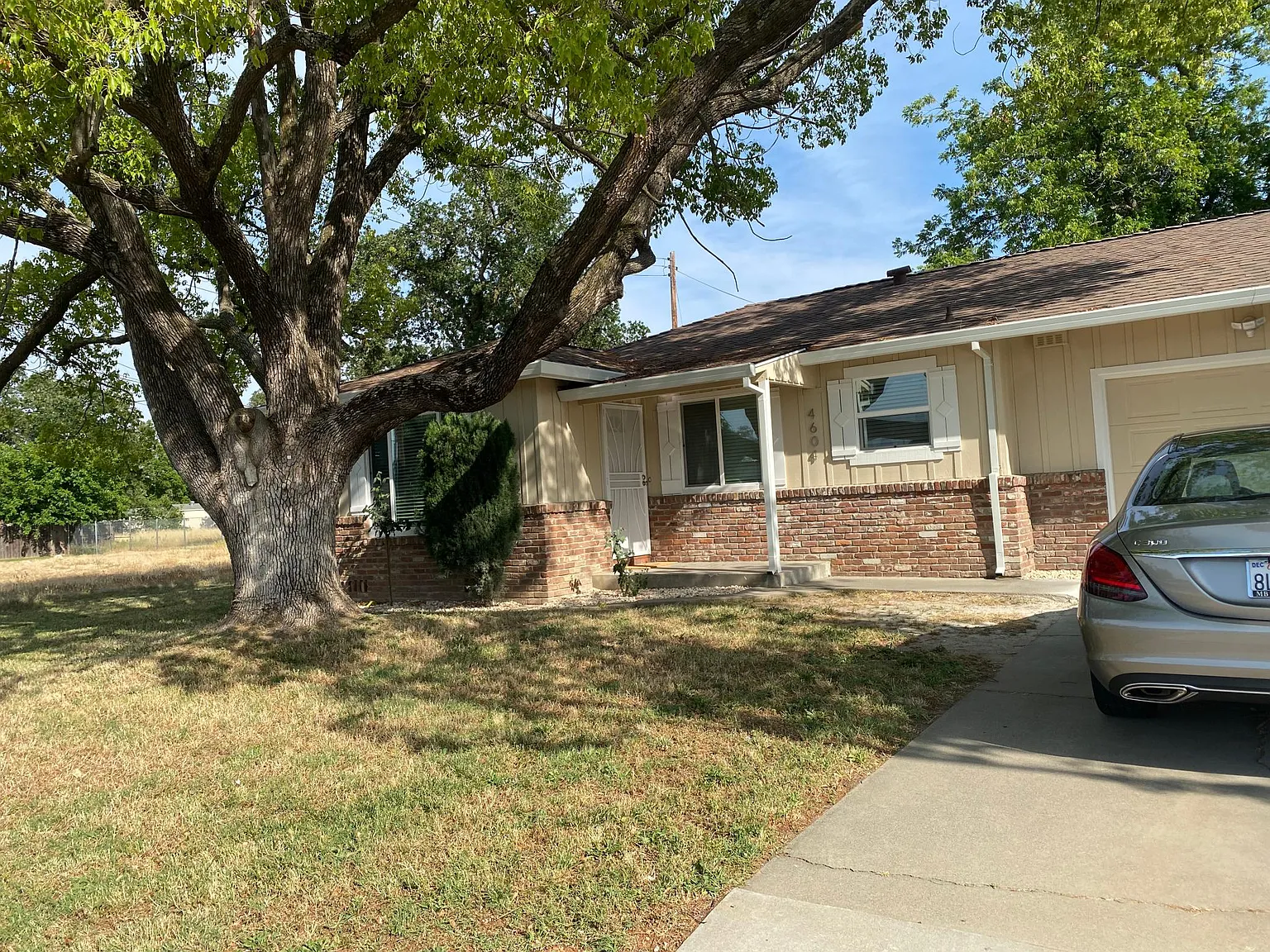 2 bed, 1000 sqft, $2,050 — Photo 1