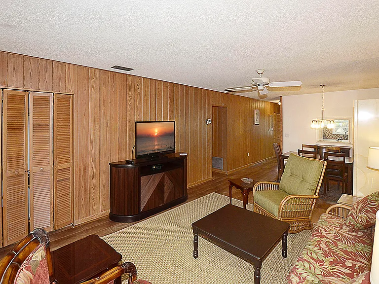 900 Jasmine Ln #9A — Photo 8