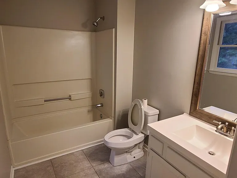 1125 Christina St — Photo 11