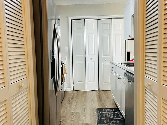 4th image of 5091 Seven Pine Cir #91