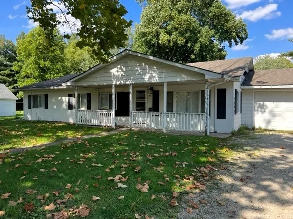 407 E Booth St, Tampico, IL 61283