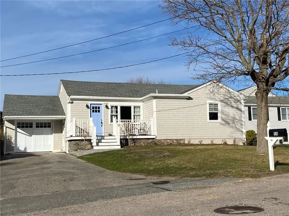 54 Newport Ave, Middletown, RI 02842