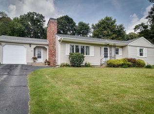 107 Hartford Ave W, Mendon, MA 01756