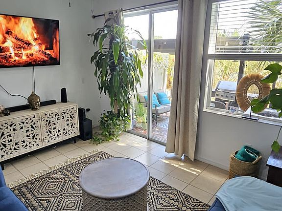 4th image of 5352 Paradise Cay Cir