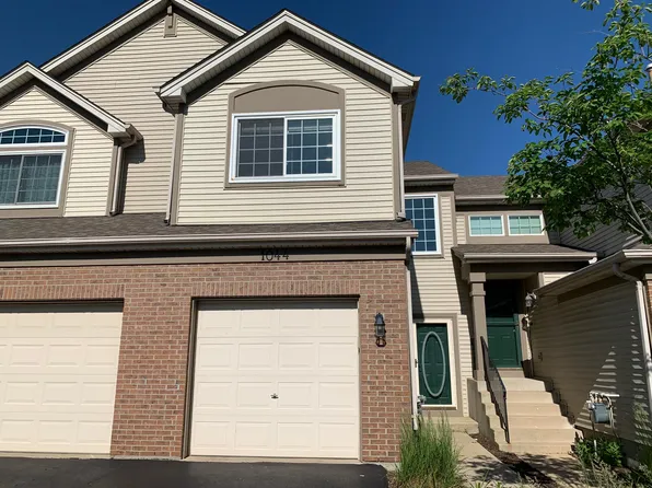 1044 Woodview Ct, Aurora, IL 60502