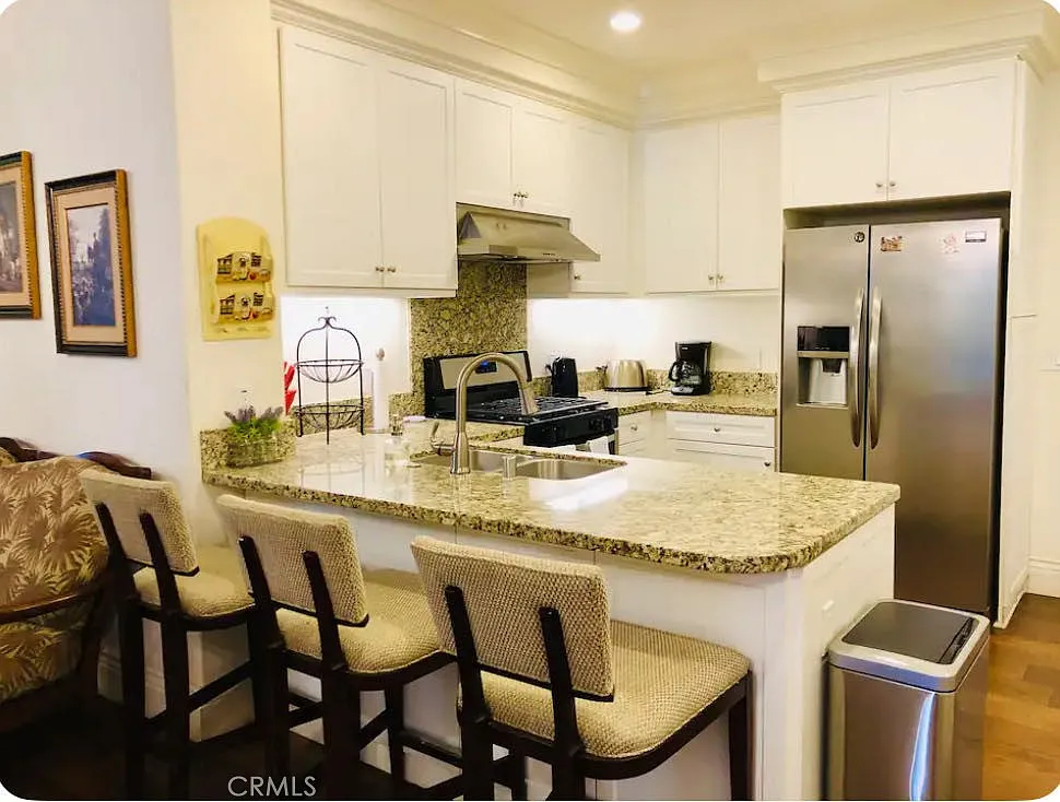 2 bed, 1129 sqft, $4,300 — Photo 4