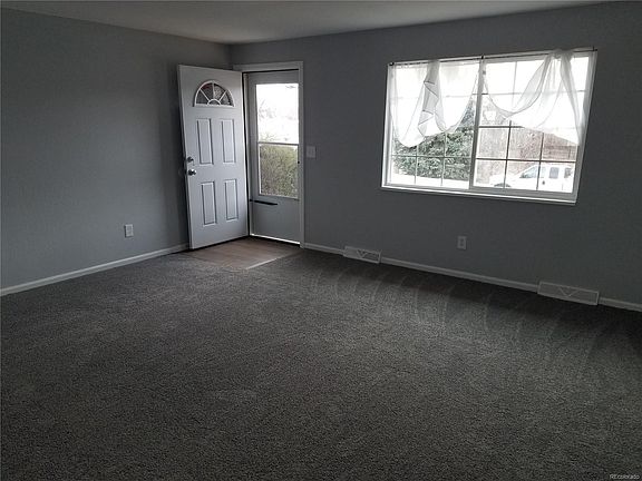4th image of 2555 W Vassar Ave