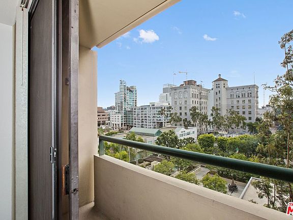 5th image of 600 W 9th St APT 802