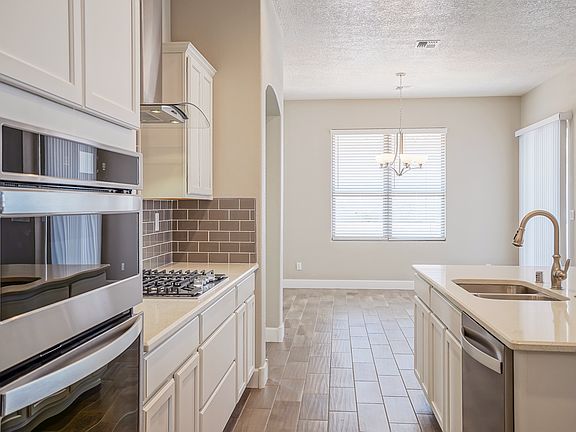 Kitchen- Victoria Mariposa