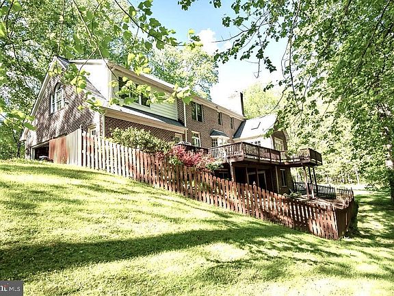 2nd image of 6605 Plantation Ln