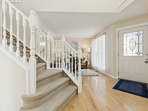 3rd image of 232 E Oakmere Pl