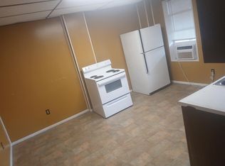 27 1/2 W Columbus St, Nelsonville, OH 45764