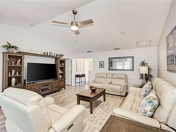 5th image of 118 Park Forest Blvd