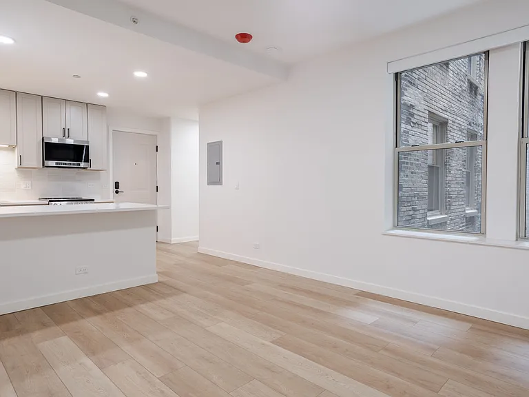 The Nest at Lincoln Park West — Photo 56