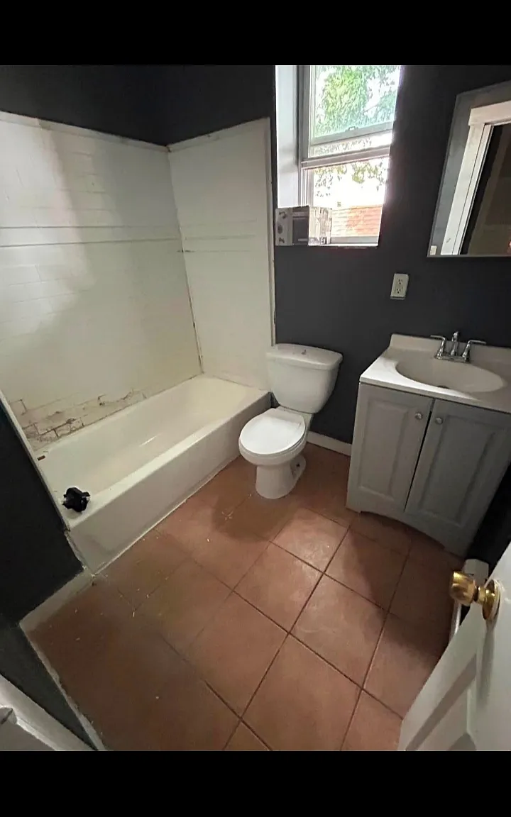 3 bed, $1,850 — Photo 2