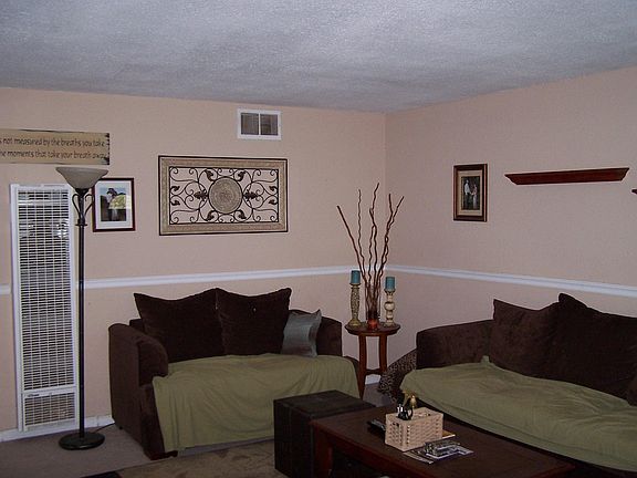 4th image of 416 W Avenue J8