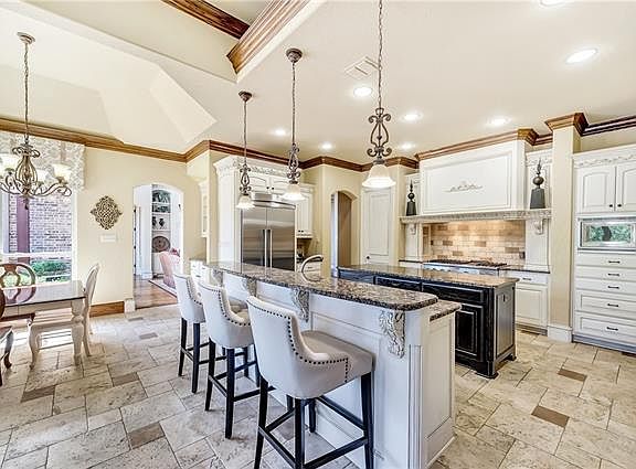5th image of 2113 Estes Park Dr
