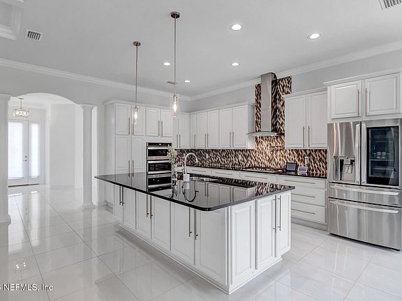 3rd image of 39 LANSING Court