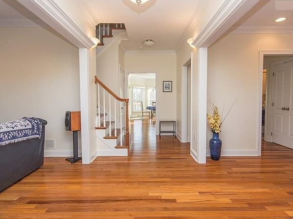2nd image of 122 Brian Dr