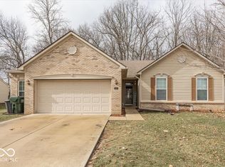 4162 S Woodtrail Ln, New Palestine, IN 46163