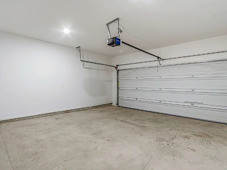11500 Summer Dr #B — Photo 23