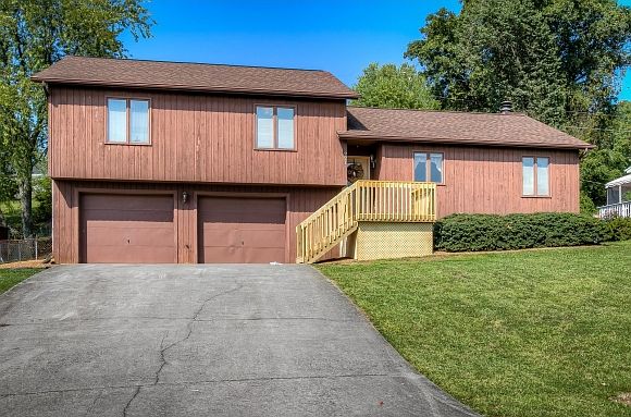 1st image of 921 Starling Dr