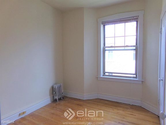 3rd image of 1039 W North Shore Ave APT 3W