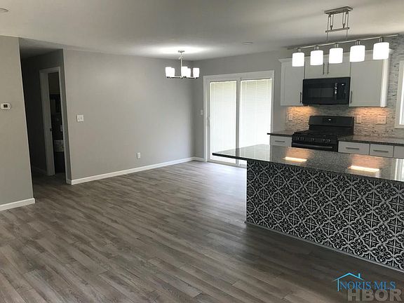 5th image of 11113 Autumn Ln