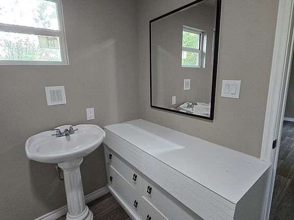 2nd image of 220 Avenue G