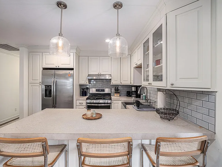 826 Symmes Dr — Photo 8