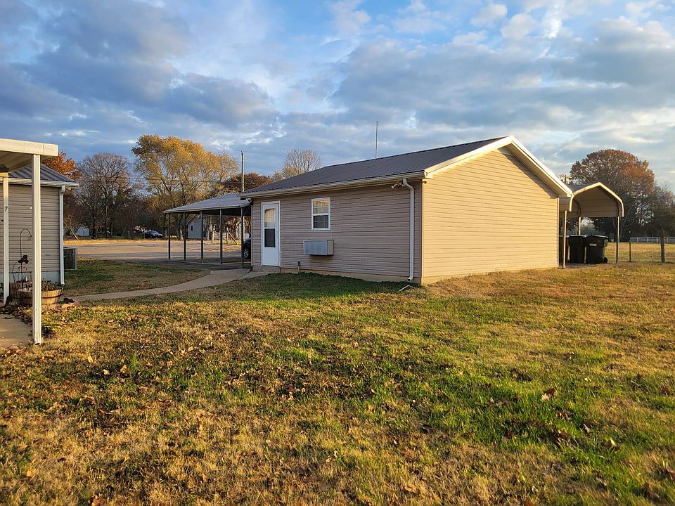 2nd image of 3069 Joe Brown Rd