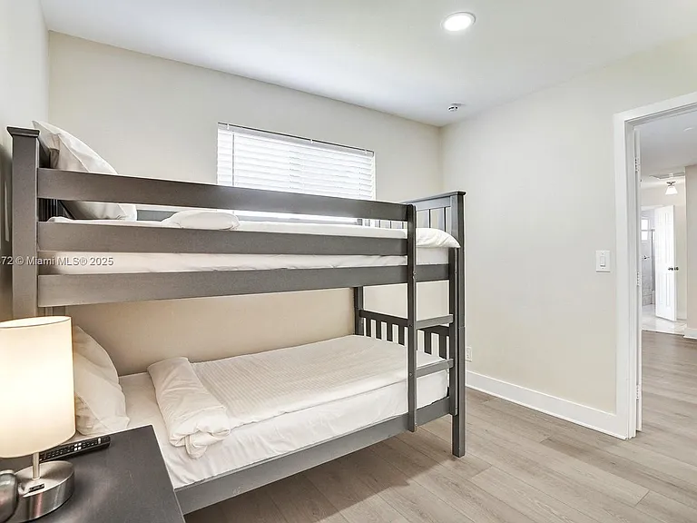 1018 Adams St — Photo 31